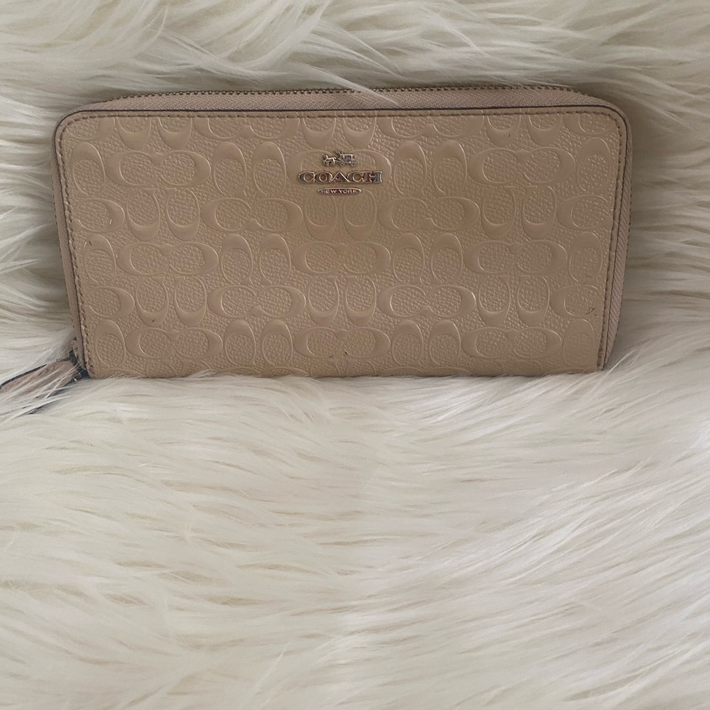 Coach Zippy Wallet